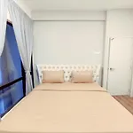 Arte Mont Kiara Host By Host Corner Suites