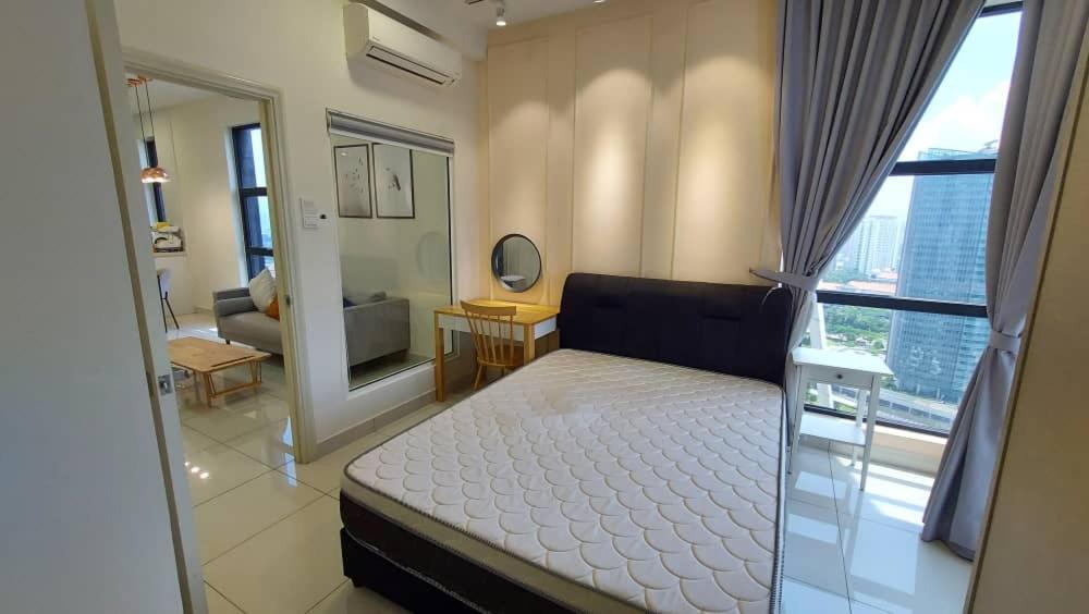 Arte Mont Kiara Host By Host Corner